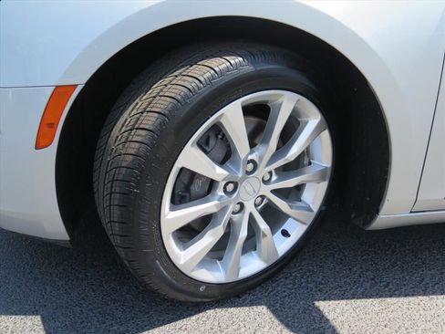 Used 2016 Cadillac XTS Luxury w/ Driver Awareness Package image 18