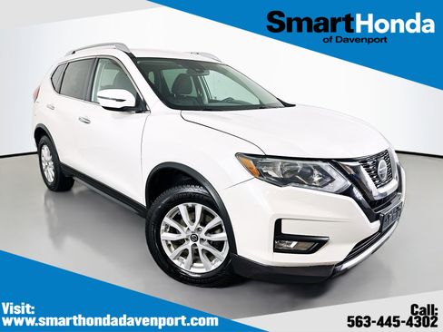 Used 2019 Nissan Rogue SV image 1