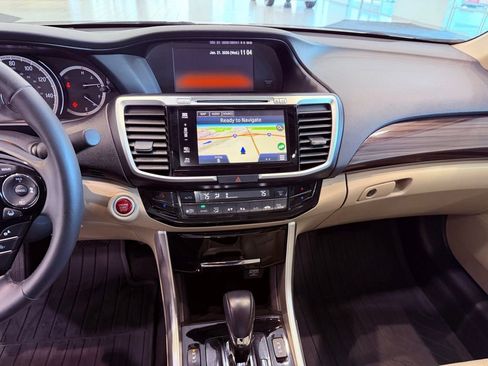 Used 2017 Honda Accord EX-L image 22