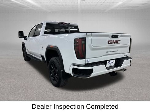 Used 2025 GMC Sierra 2500 AT4 w/ AT4 Premium Plus Package AWD/4WD image 9