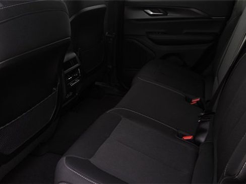 New 2025 Jeep Grand Cherokee Laredo image 14