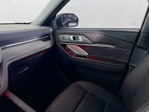 Used 2025 Ford Explorer Platinum w/ Ultimate Package image 20