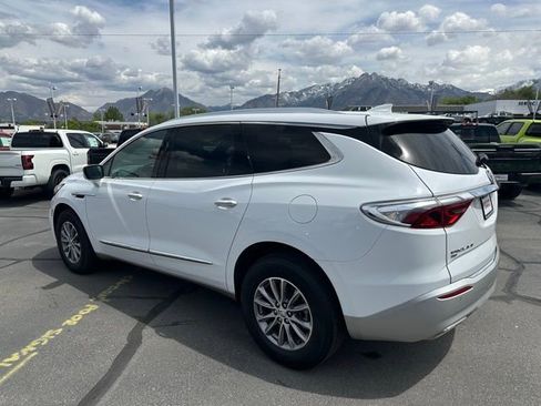 Used 2024 Buick Enclave Premium AWD/4WD image 8