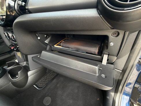 Used 2017 MINI Cooper 2-Door Hardtop FWD image 31