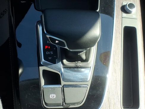 Used 2024 Audi Q5 2.0T Premium Plus image 17