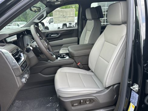 New 2026 GMC Yukon Elevation w/ Elevation Premium Package AWD/4WD image 20