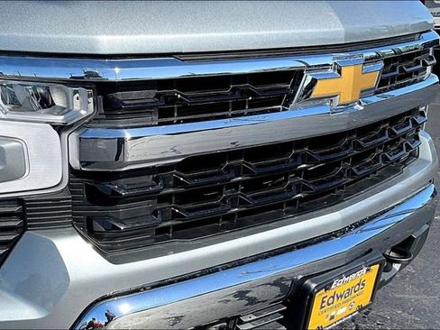 Used 2025 Chevrolet Silverado 1500 LT AWD/4WD image 32