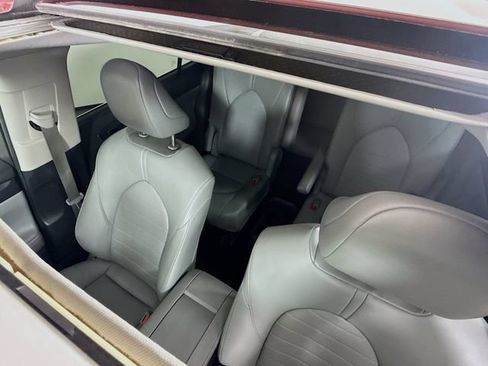 Used 2023 Toyota Highlander XLE AWD/4WD image 21