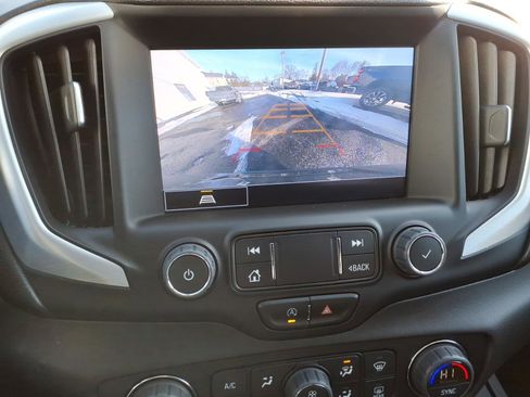 Used 2022 GMC Terrain SLT image 28