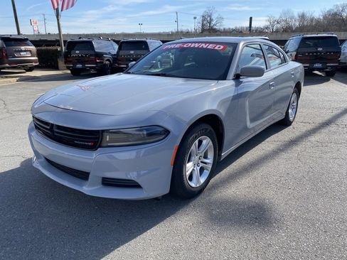 Used 2022 Dodge Charger SXT image 4