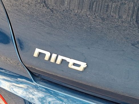 Used 2022 Kia Niro LXS image 17