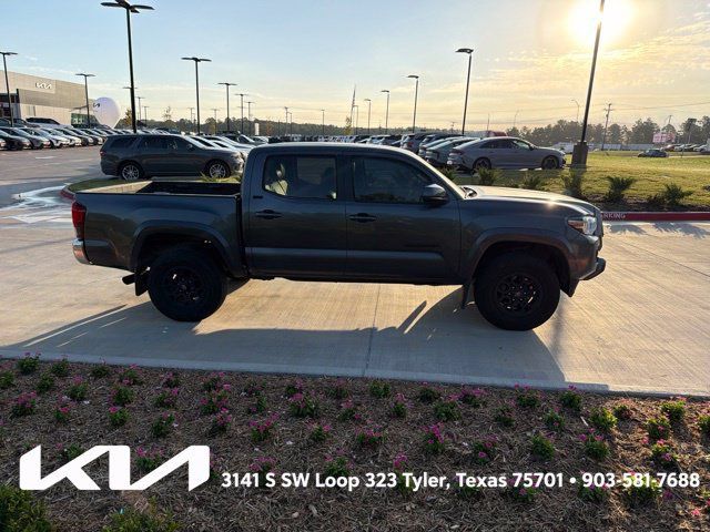 Used 2022 Toyota Tacoma SR5 RWD image 12