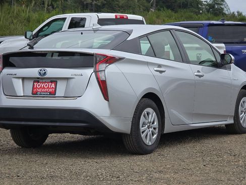 Used 2016 Toyota Prius Two FWD image 4