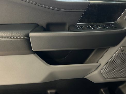 Used 2024 Ford F250 XLT w/ Black Appearance Package image 11