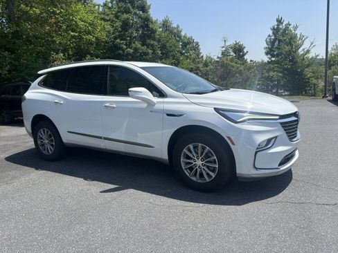Used 2022 Buick Enclave Essence w/ Trailering Package, 5000 lbs. FWD image 8