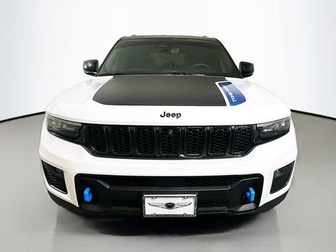 Used 2022 Jeep Grand Cherokee Trailhawk w/ Luxury Tech Group III AWD/4WD image 2