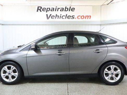 Used 2014 Ford Focus SE FWD image 1