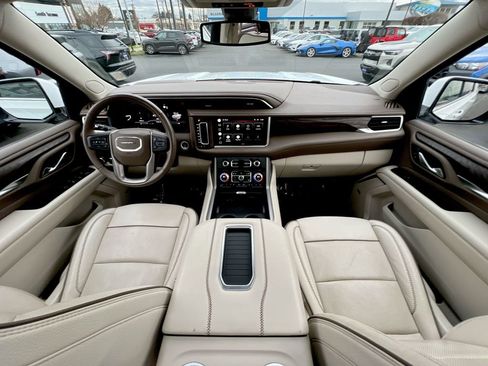 Used 2022 GMC Yukon XL Denali image 18
