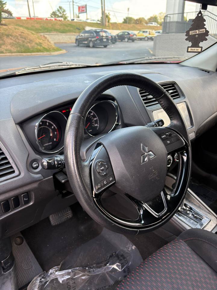 Used 2019 Mitsubishi Outlander Sport SE AWD/4WD image 11