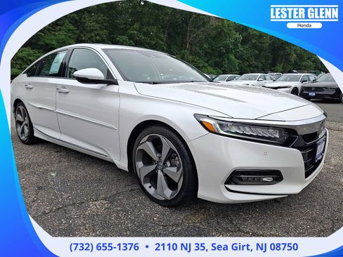 Used 2018 Honda Accord Touring image 1