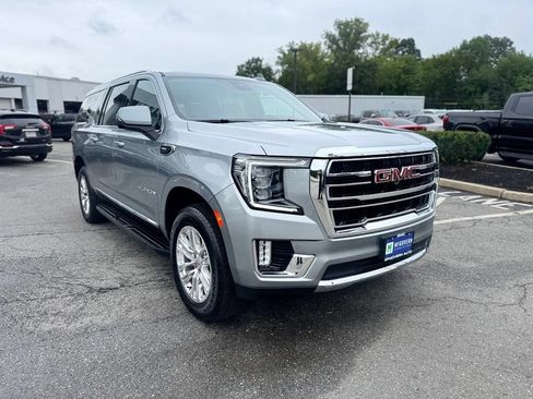 Used 2024 GMC Yukon XL SLT w/ SLT Premium Package AWD/4WD image 9