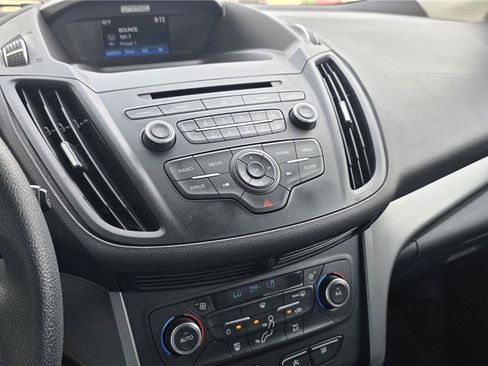 Used 2017 Ford Escape SE FWD image 19