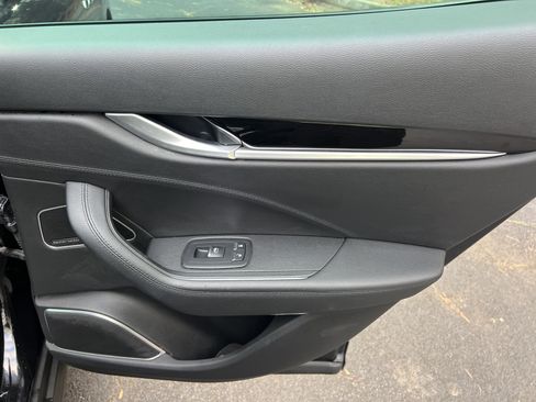 Used 2018 Maserati Levante GranSport image 16