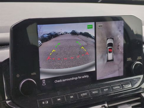 Used 2023 Nissan Pathfinder SL image 28