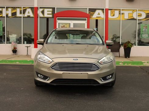 Used 2016 Ford Focus Titanium FWD image 2