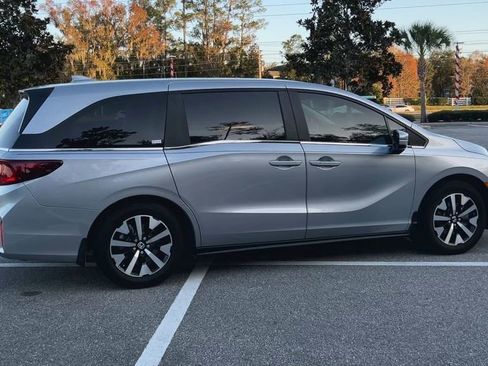 Used 2025 Honda Odyssey EX-L image 9