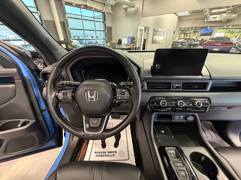 Used 2024 Honda Pilot TrailSport image 13