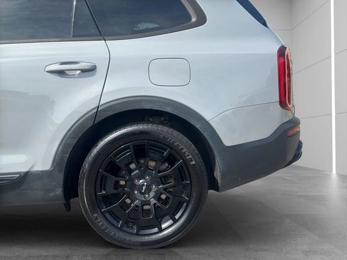 Used 2022 Kia Telluride EX w/ EX Premium Package AWD/4WD image 22
