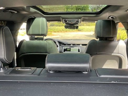 Used 2018 Land Rover Range Rover Velar R-Dynamic SE image 32