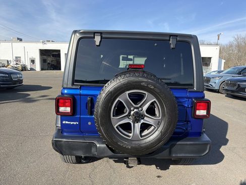 Used 2018 Jeep Wrangler Sport image 12
