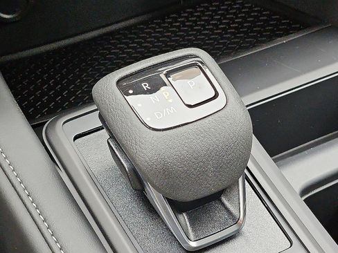 New 2025 Nissan Pathfinder S image 12