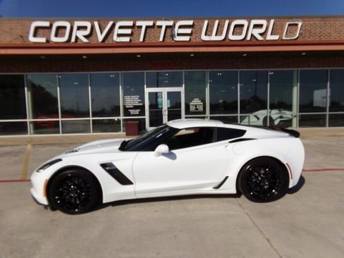 Used 2016 Chevrolet Corvette Z06 w/ 3LZ Preferred Equipment Group RWD image 8