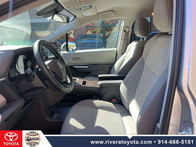 Certified 2024 Toyota Sienna LE AWD/4WD image 16