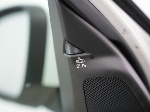 Used 2015 Volvo S60 T5 Platinum image 43