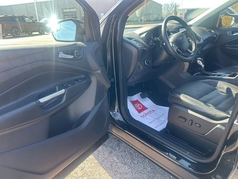 Used 2018 Ford Escape Titanium image 10