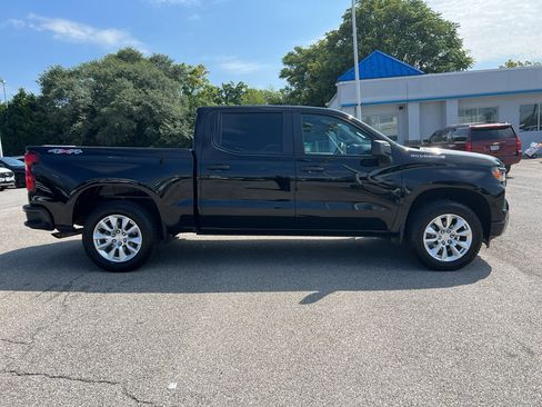 Used 2026 Chevrolet Silverado 1500 Custom AWD/4WD image 4