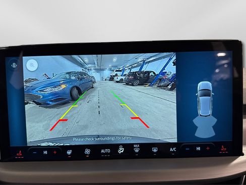 Used 2025 Ford Escape Platinum image 32