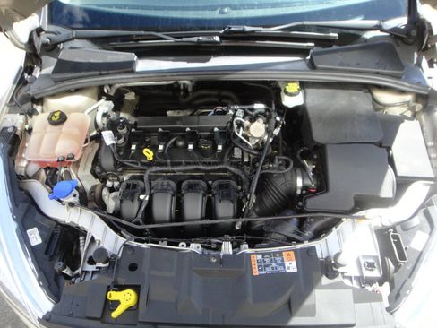 Used 2017 Ford Focus SE FWD image 16