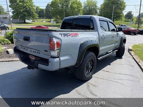 Used 2021 Toyota Tacoma TRD Sport w/ TRD Premium Sport Package AWD/4WD image 15