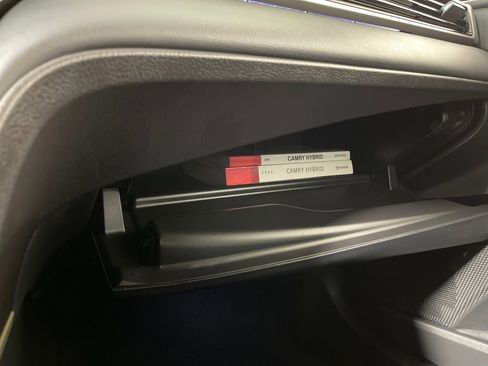 Certified 2025 Toyota Camry Hybrid image 25