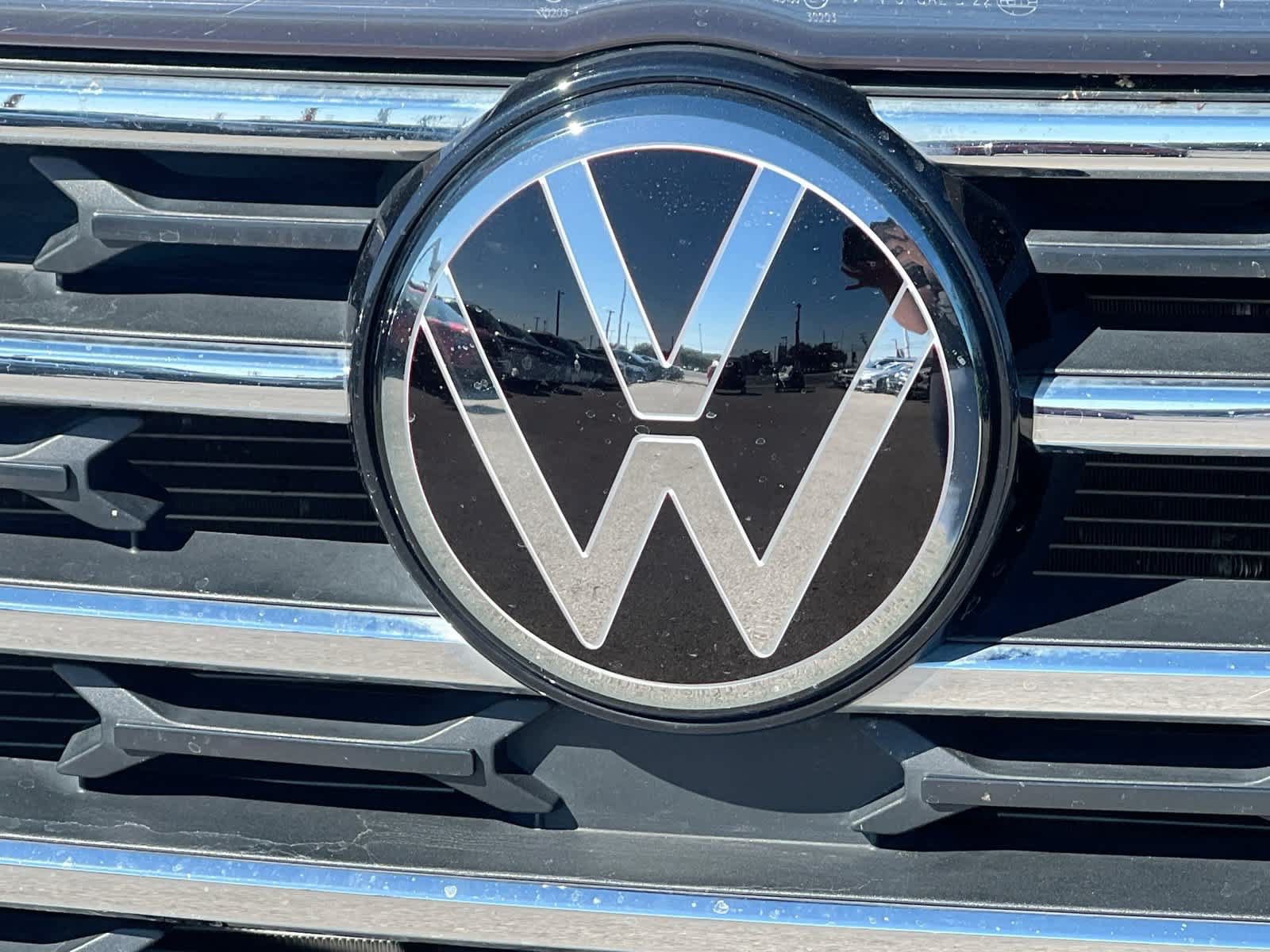 Used 2024 Volkswagen Atlas SE w/ Black Wheel Package FWD image 31