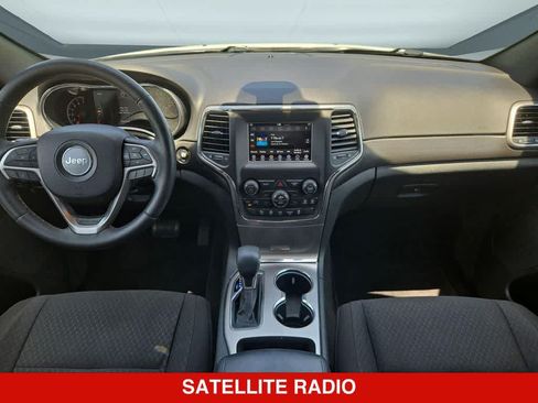 Used 2018 Jeep Grand Cherokee Laredo AWD/4WD image 14