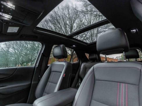 Used 2023 Chevrolet Equinox RS image 11