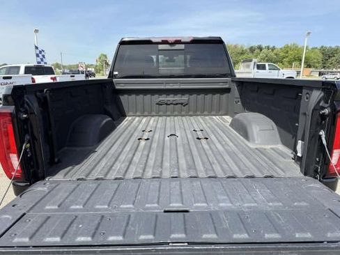 Used 2021 GMC Sierra 2500 AT4 w/ AT4 Premium Plus Package AWD/4WD image 9