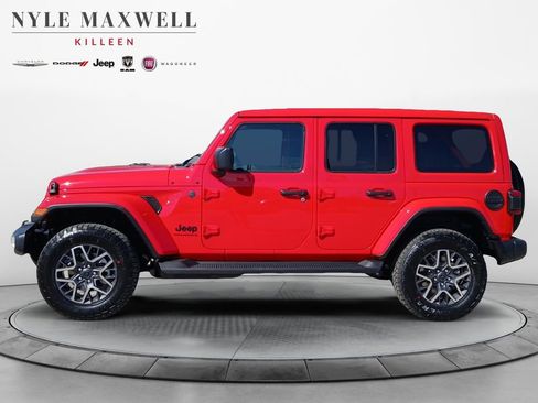 New 2026 Jeep Wrangler Unlimited Sahara AWD/4WD image 13