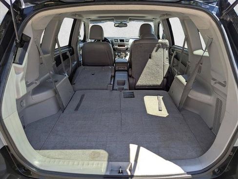Used 2012 Toyota Highlander SE w/ Tow Pkg AWD/4WD image 6